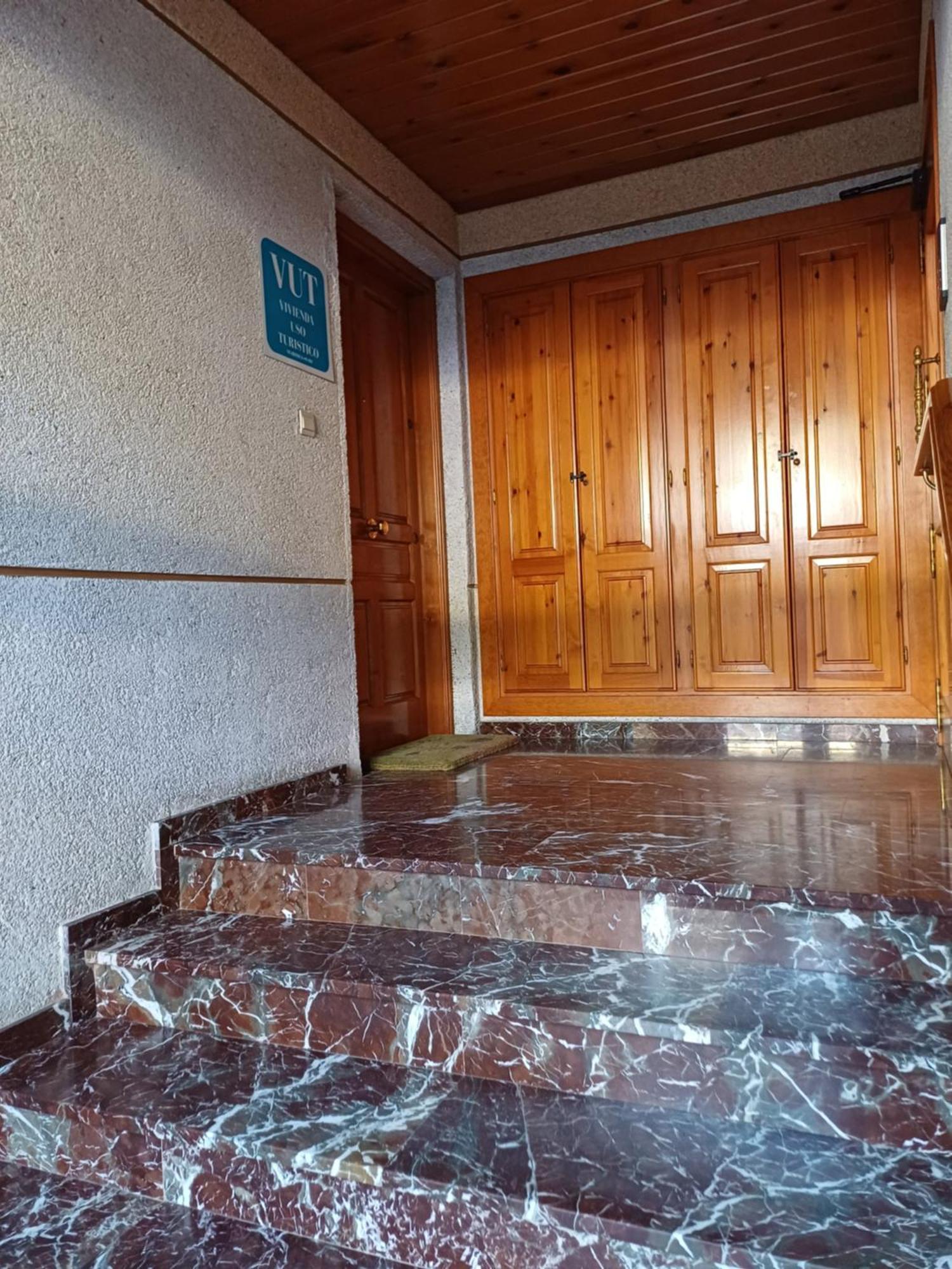 Apartamento Puerta Del Pirineo Sabiñánigo Eksteriør bilde