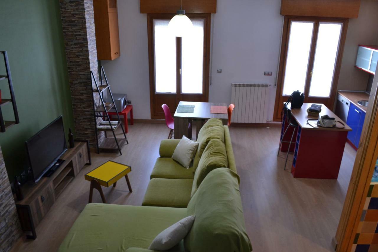Apartamento Puerta Del Pirineo Sabiñánigo Eksteriør bilde