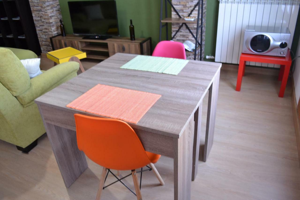 Apartamento Puerta Del Pirineo Sabiñánigo Eksteriør bilde